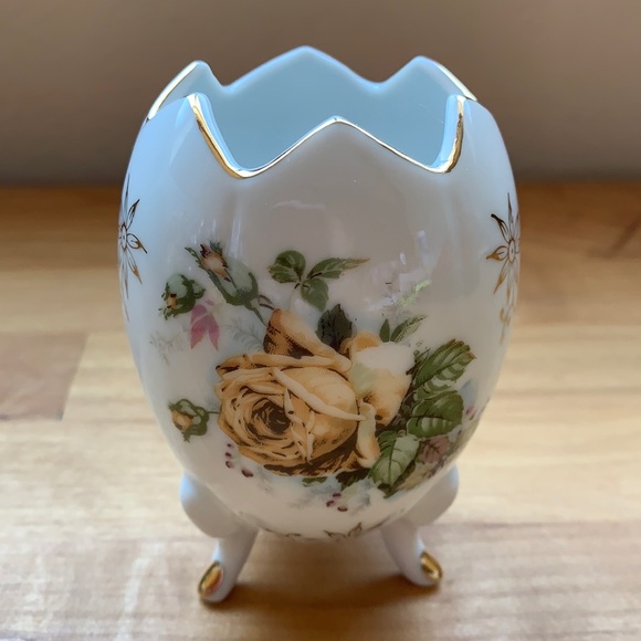 Vintage Cracked Egg Porcelain Footed Vase